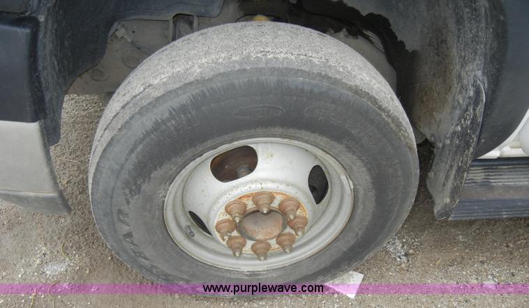 image for item D4055 2001 Chevrolet 3500 Silverado utility truck