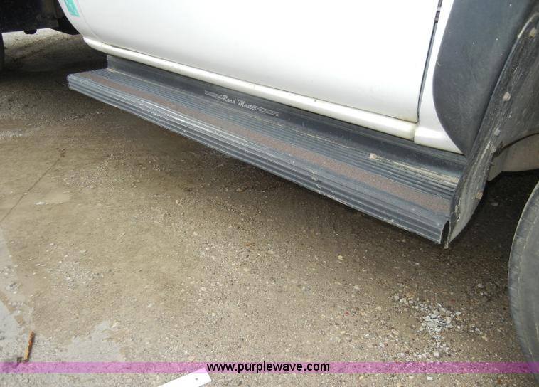 image for item D4055 2001 Chevrolet 3500 Silverado utility truck