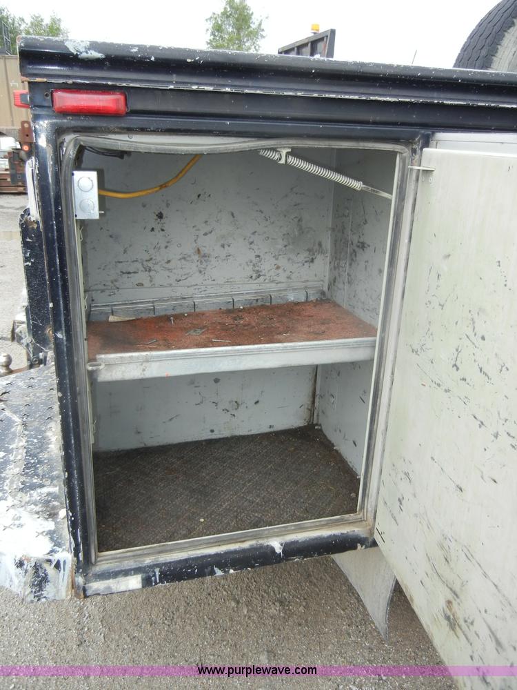 image for item D4055 2001 Chevrolet 3500 Silverado utility truck