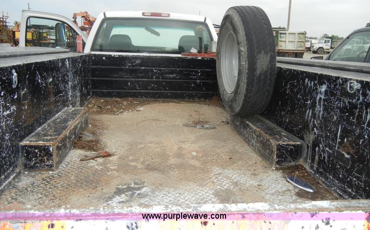 image for item D4055 2001 Chevrolet 3500 Silverado utility truck