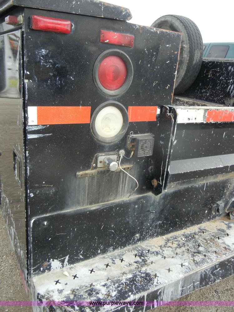 image for item D4055 2001 Chevrolet 3500 Silverado utility truck