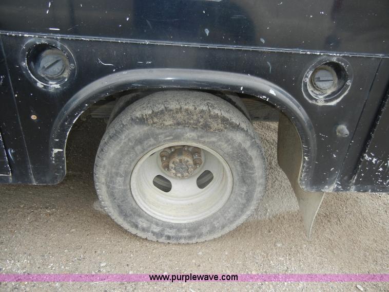 image for item D4055 2001 Chevrolet 3500 Silverado utility truck