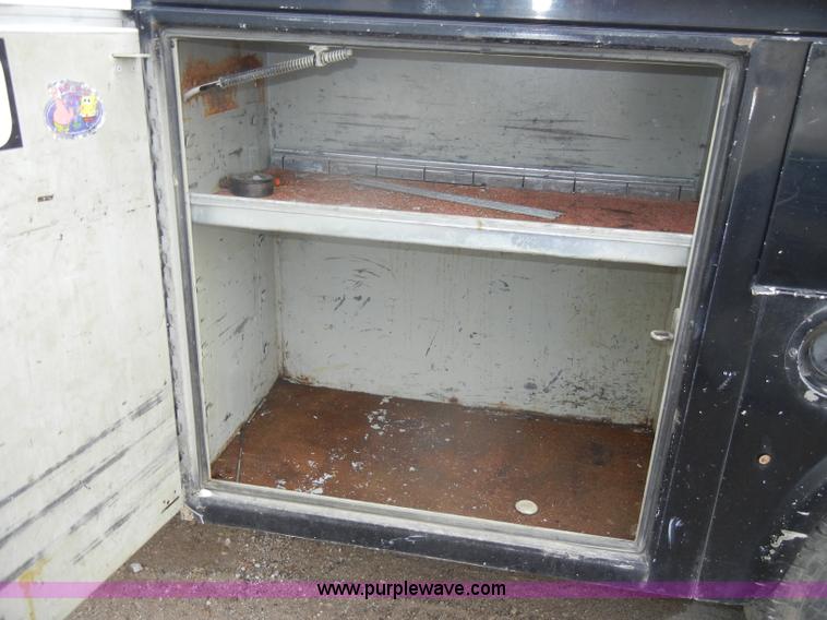 image for item D4055 2001 Chevrolet 3500 Silverado utility truck