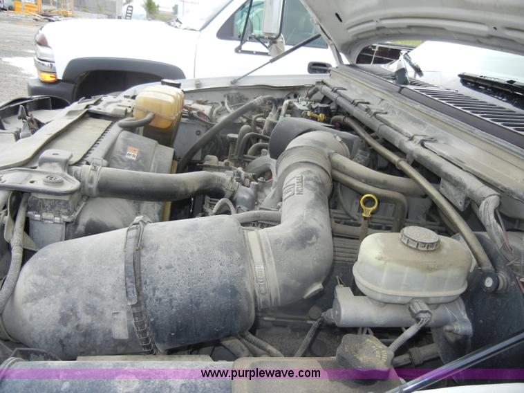 image for item D4056 2004 Ford F350 XL Super Duty pickup truck