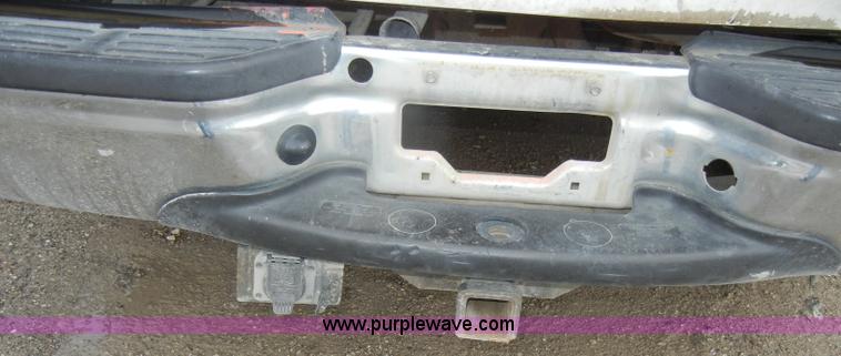 image for item D4056 2004 Ford F350 XL Super Duty pickup truck