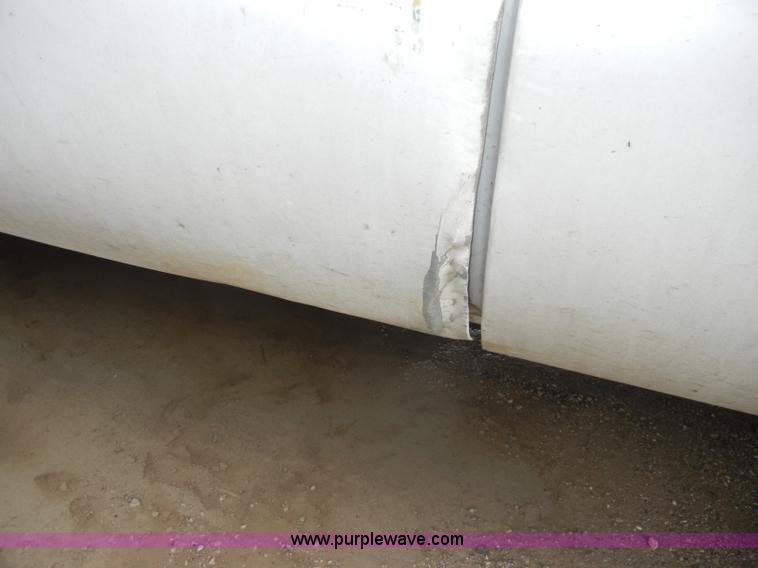 image for item D4056 2004 Ford F350 XL Super Duty pickup truck