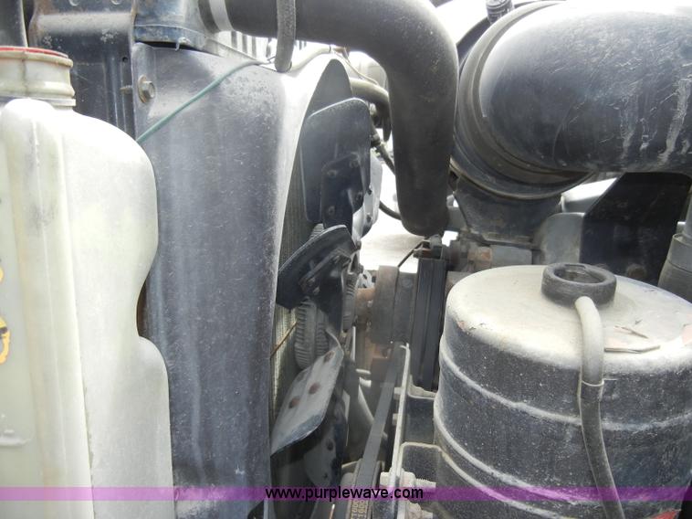 image for item D4057 1987 Ford F700 flatbed truck