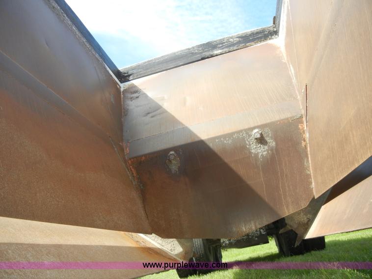 image for item D4076 2006 CTS BDT-40 40' pack mule trailer