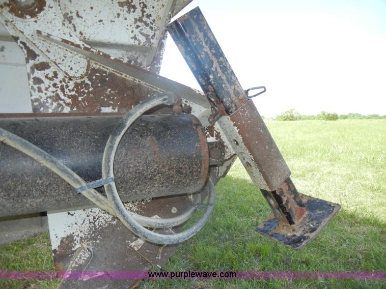 image for item D4076 2006 CTS BDT-40 40' pack mule trailer