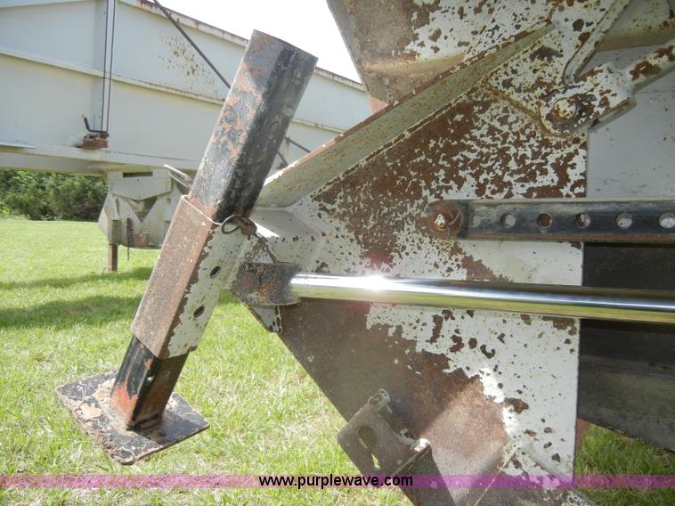 image for item D4076 2006 CTS BDT-40 40' pack mule trailer