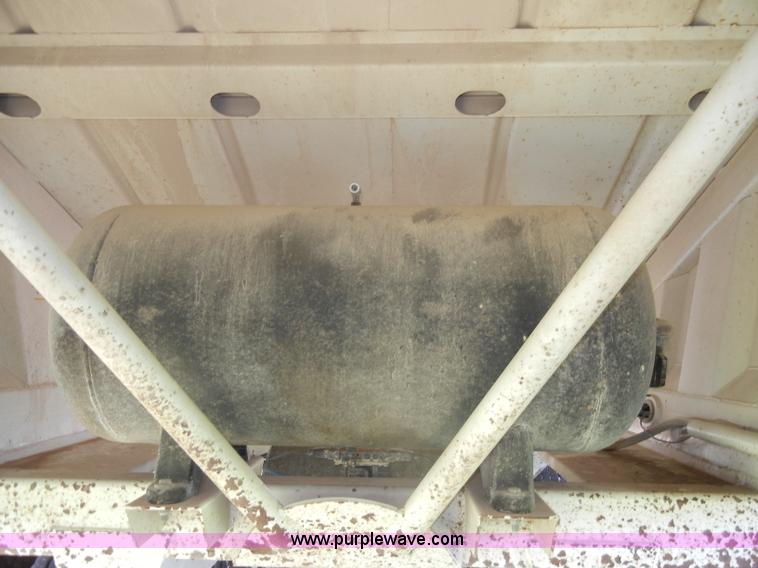 image for item D4076 2006 CTS BDT-40 40' pack mule trailer