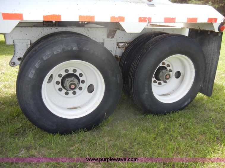 image for item D4076 2006 CTS BDT-40 40' pack mule trailer