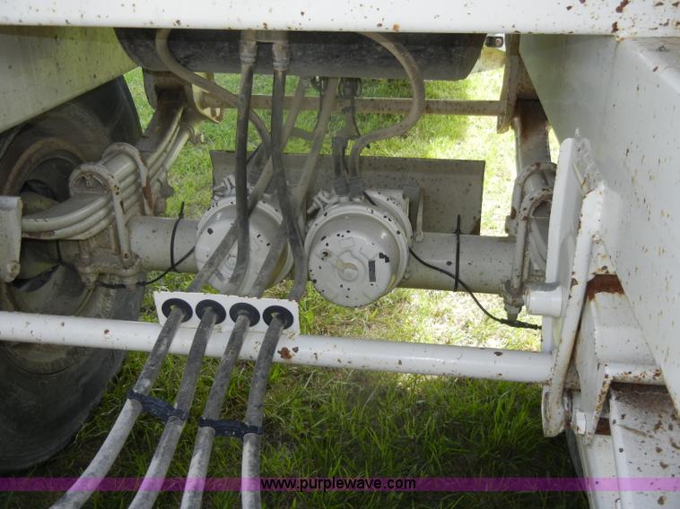 image for item D4076 2006 CTS BDT-40 40' pack mule trailer