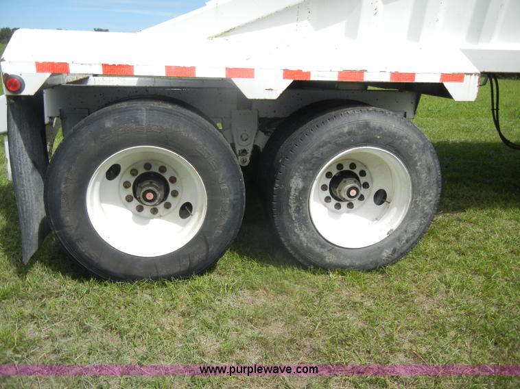 image for item D4076 2006 CTS BDT-40 40' pack mule trailer