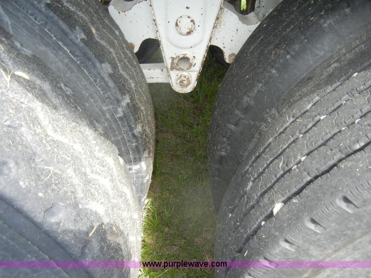 image for item D4076 2006 CTS BDT-40 40' pack mule trailer