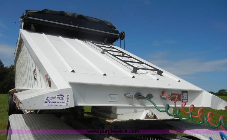 image for item D4076 2006 CTS BDT-40 40' pack mule trailer