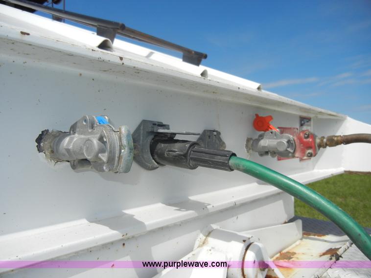 image for item D4076 2006 CTS BDT-40 40' pack mule trailer