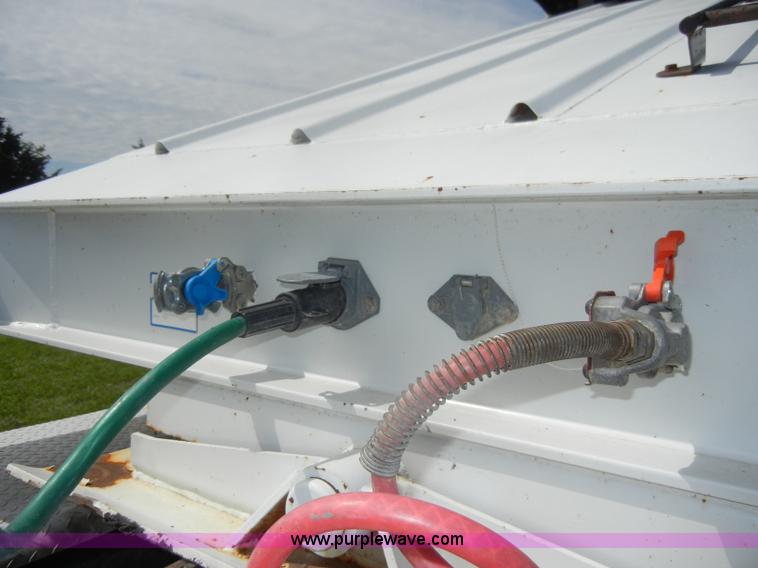 image for item D4076 2006 CTS BDT-40 40' pack mule trailer