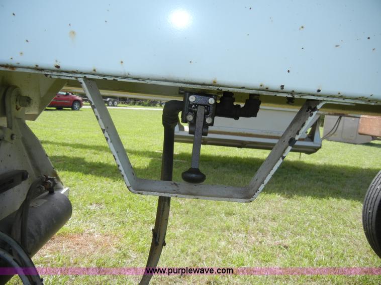 image for item D4076 2006 CTS BDT-40 40' pack mule trailer