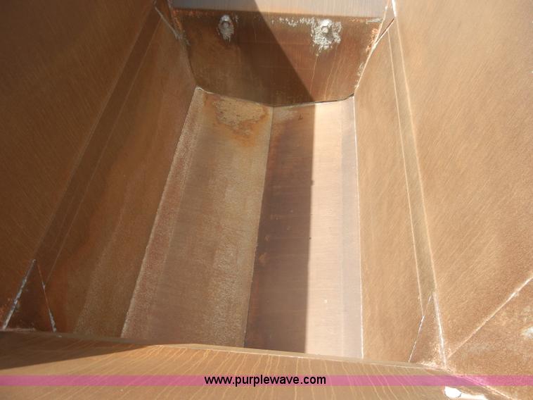 image for item D4076 2006 CTS BDT-40 40' pack mule trailer