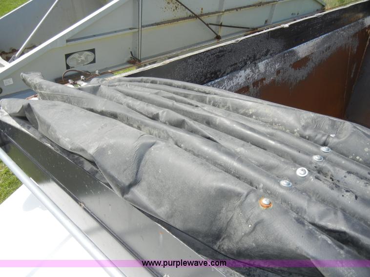 image for item D4076 2006 CTS BDT-40 40' pack mule trailer