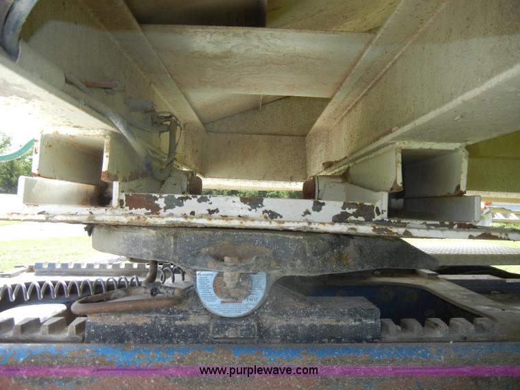 image for item D4076 2006 CTS BDT-40 40' pack mule trailer