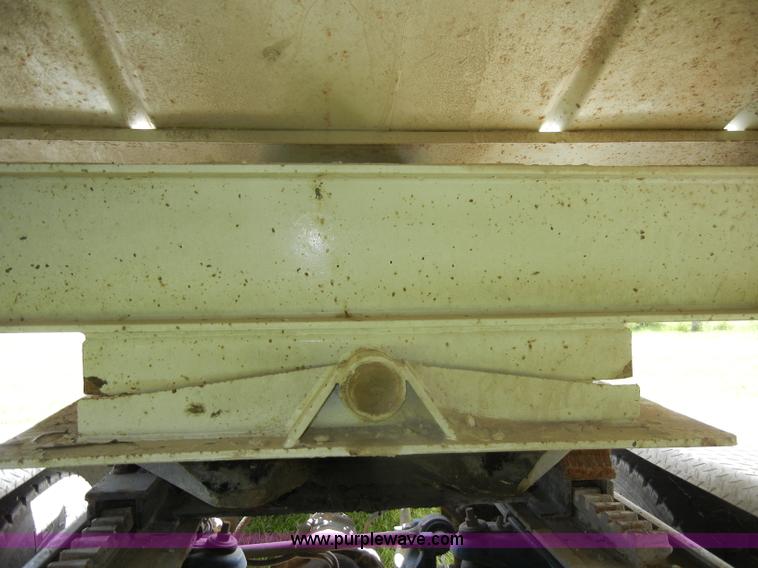 image for item D4076 2006 CTS BDT-40 40' pack mule trailer