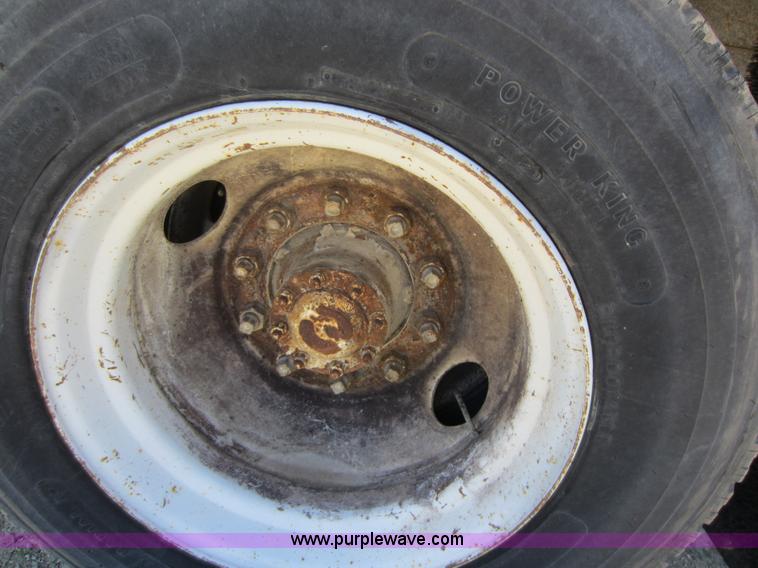 image for item D5516 1986 GMC 7000 box truck