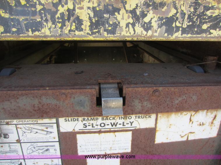 image for item D5516 1986 GMC 7000 box truck