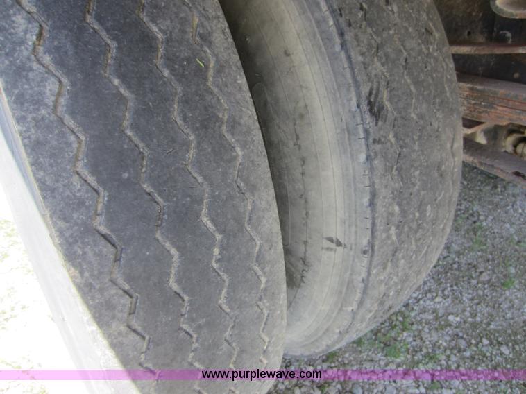 image for item D5516 1986 GMC 7000 box truck