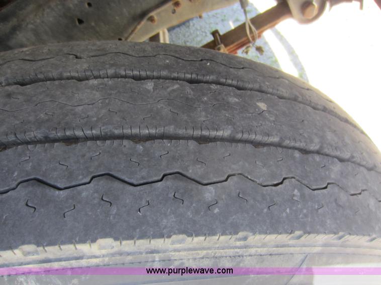 image for item D5516 1986 GMC 7000 box truck