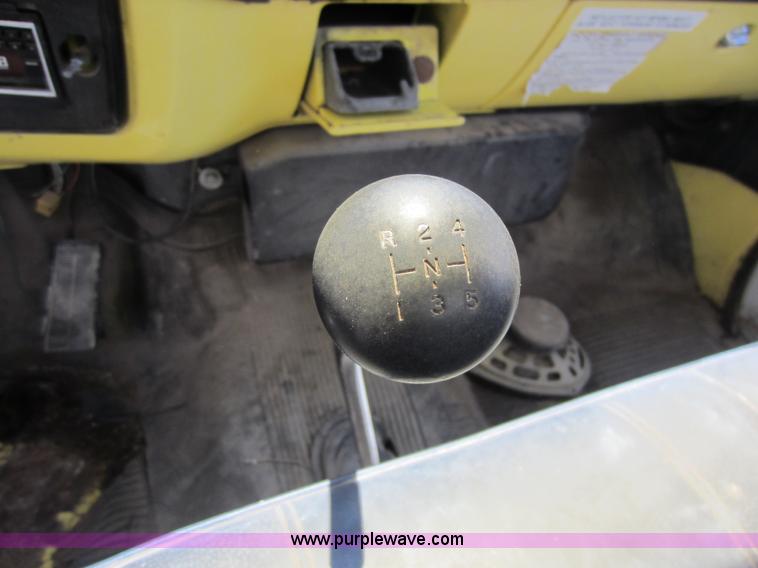 image for item D5516 1986 GMC 7000 box truck