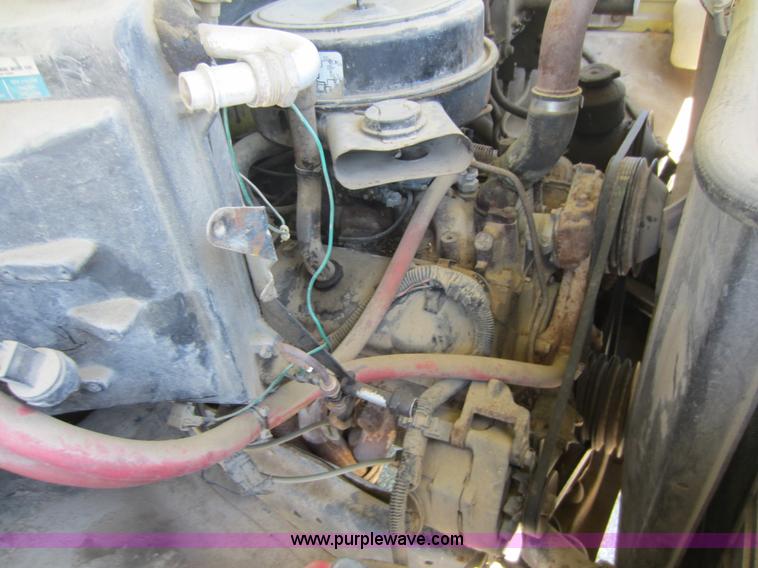 image for item D5516 1986 GMC 7000 box truck