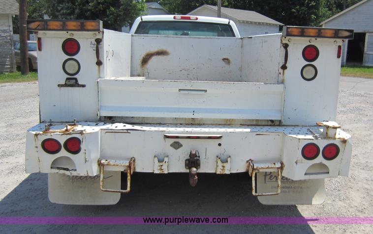 image for item D5528 2002 Chevrolet 3500 utility pickup truck