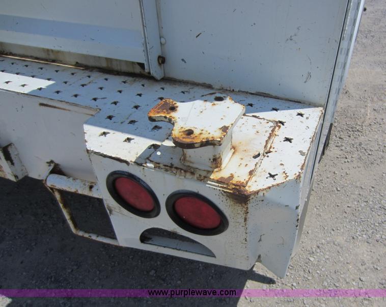 image for item D5528 2002 Chevrolet 3500 utility pickup truck