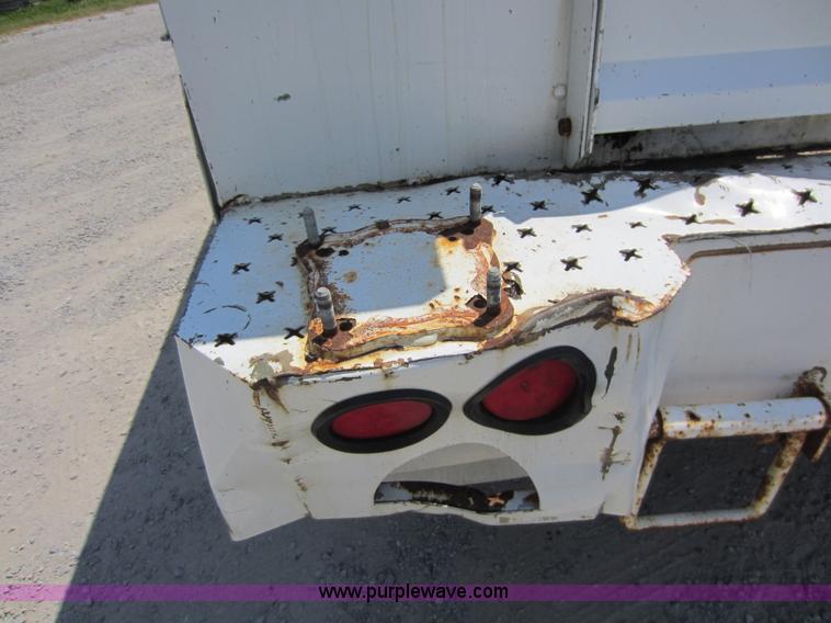 image for item D5528 2002 Chevrolet 3500 utility pickup truck