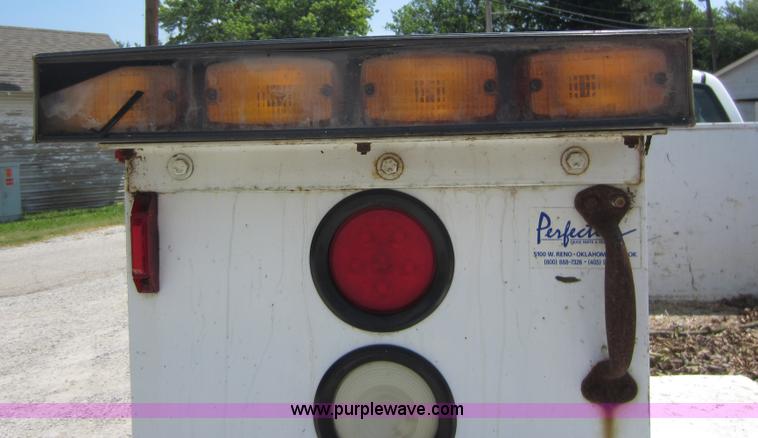 image for item D5528 2002 Chevrolet 3500 utility pickup truck