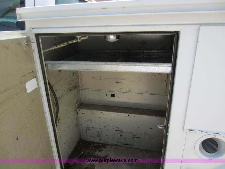 image for item D5528 2002 Chevrolet 3500 utility pickup truck