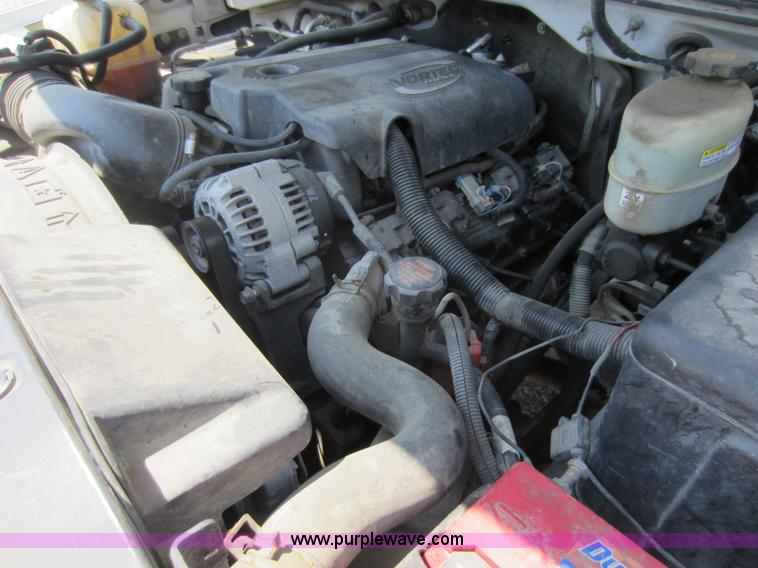 image for item D5528 2002 Chevrolet 3500 utility pickup truck