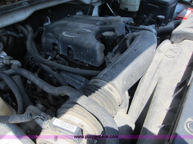 image for item D5528 2002 Chevrolet 3500 utility pickup truck