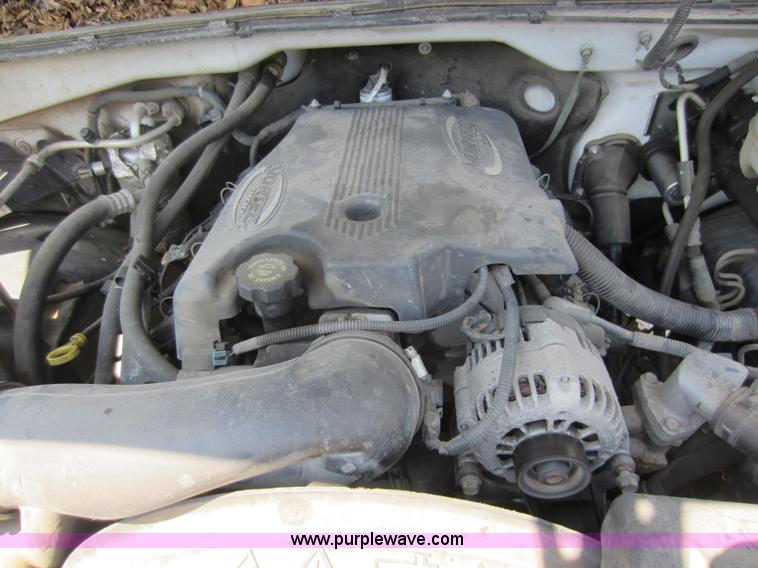 image for item D5528 2002 Chevrolet 3500 utility pickup truck