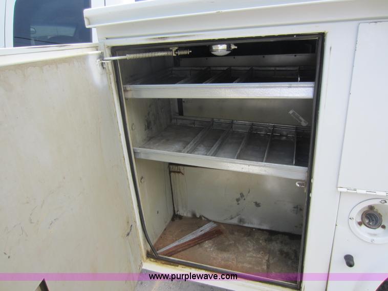 image for item D5530 2002 Chevrolet 3500 utility pickup truck