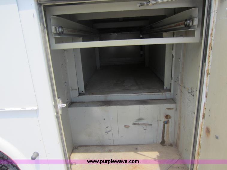 image for item D5530 2002 Chevrolet 3500 utility pickup truck