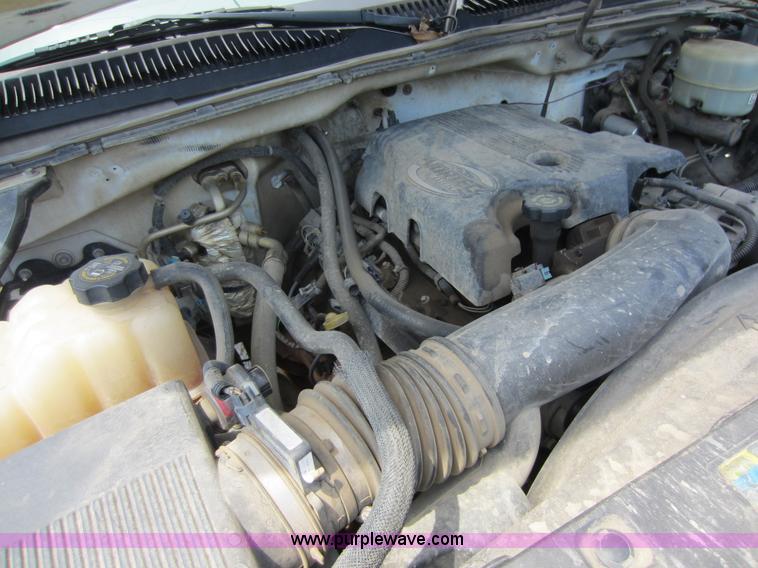 image for item D5530 2002 Chevrolet 3500 utility pickup truck