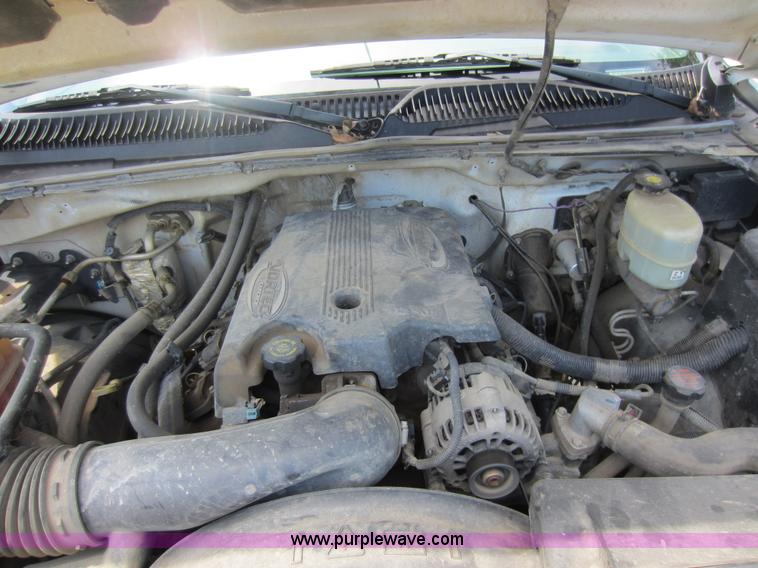 image for item D5530 2002 Chevrolet 3500 utility pickup truck