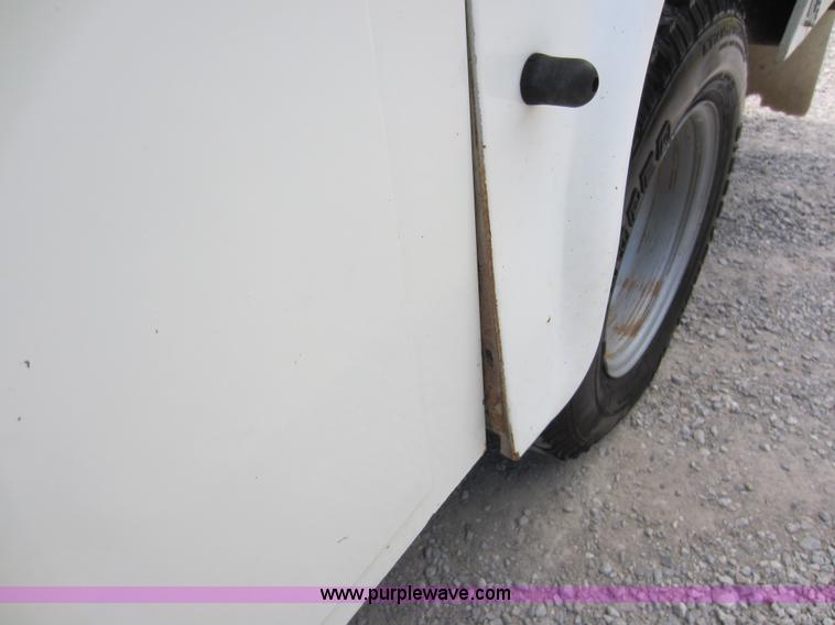 image for item D5530 2002 Chevrolet 3500 utility pickup truck