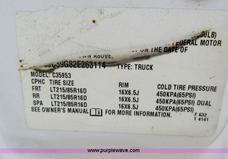 image for item D5530 2002 Chevrolet 3500 utility pickup truck