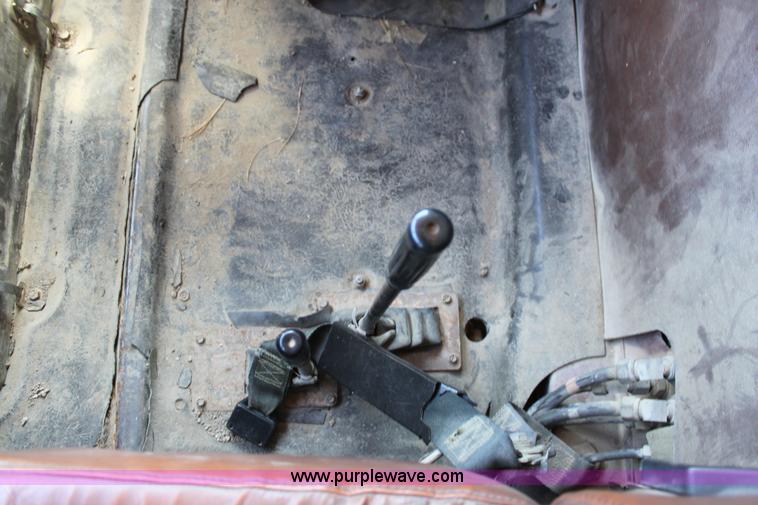 image for item D7806 1988 International F1954 dump truck