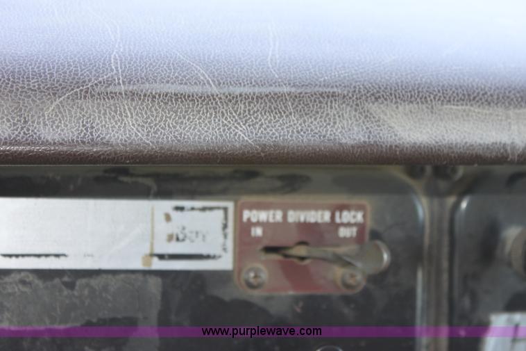 image for item D7806 1988 International F1954 dump truck