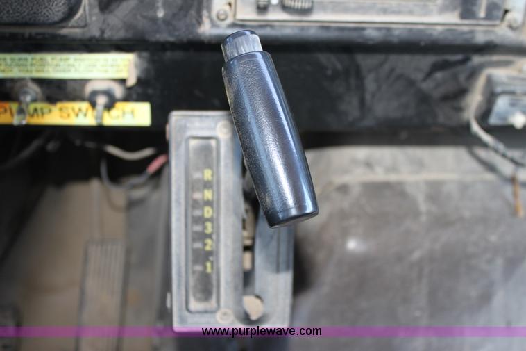 image for item D7806 1988 International F1954 dump truck